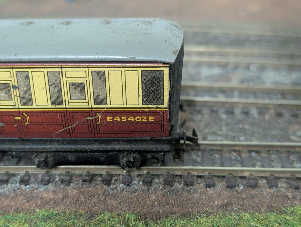 Hornby by Meccano - E45402E Guard Coach