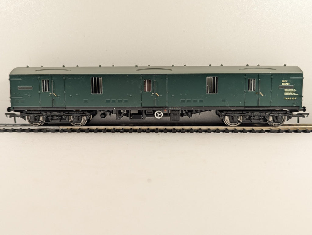 Bachmann OO Gauge BR Mk1 GUV Passenger Coach S86724 BR SR Green 39-273