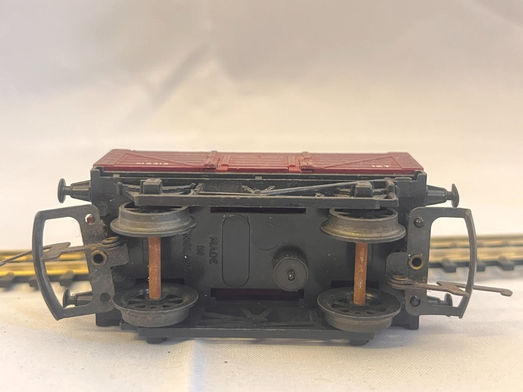 Tri-ang Hornby R112 OO Gauge BR Maroon Goods Wagon