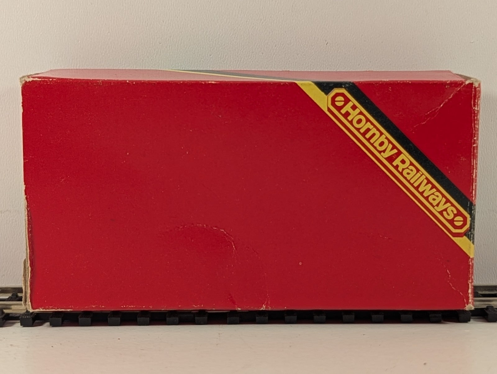 Hornby R204 OO Gauge Ocean 7 Plank Wagon - Wrong Box