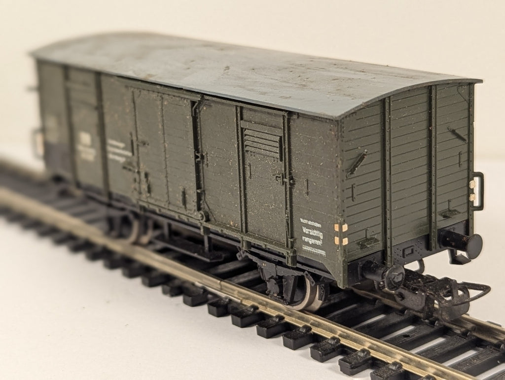 Piko OO Gauge DB G10 Covered Goods Wagon Nuremberg Signal Workshop