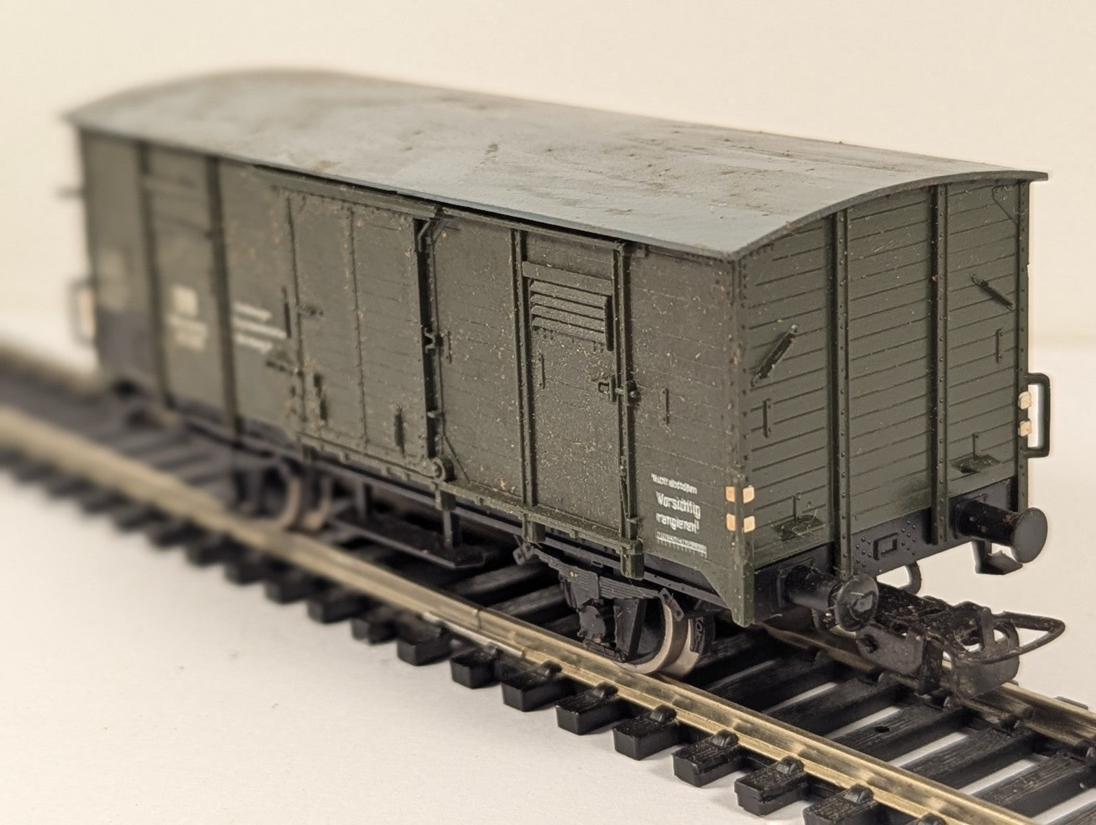 Piko OO Gauge DB G10 Covered Goods Wagon Nuremberg Signal Workshop