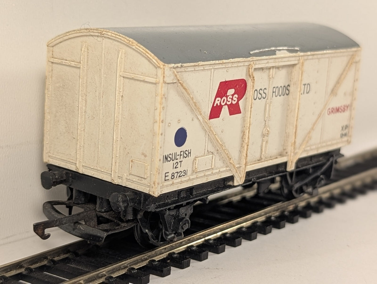 Wrenn OO Gauge 12T Insulated Fish Van Goods Wagon E 87231 Ross Foods W5006