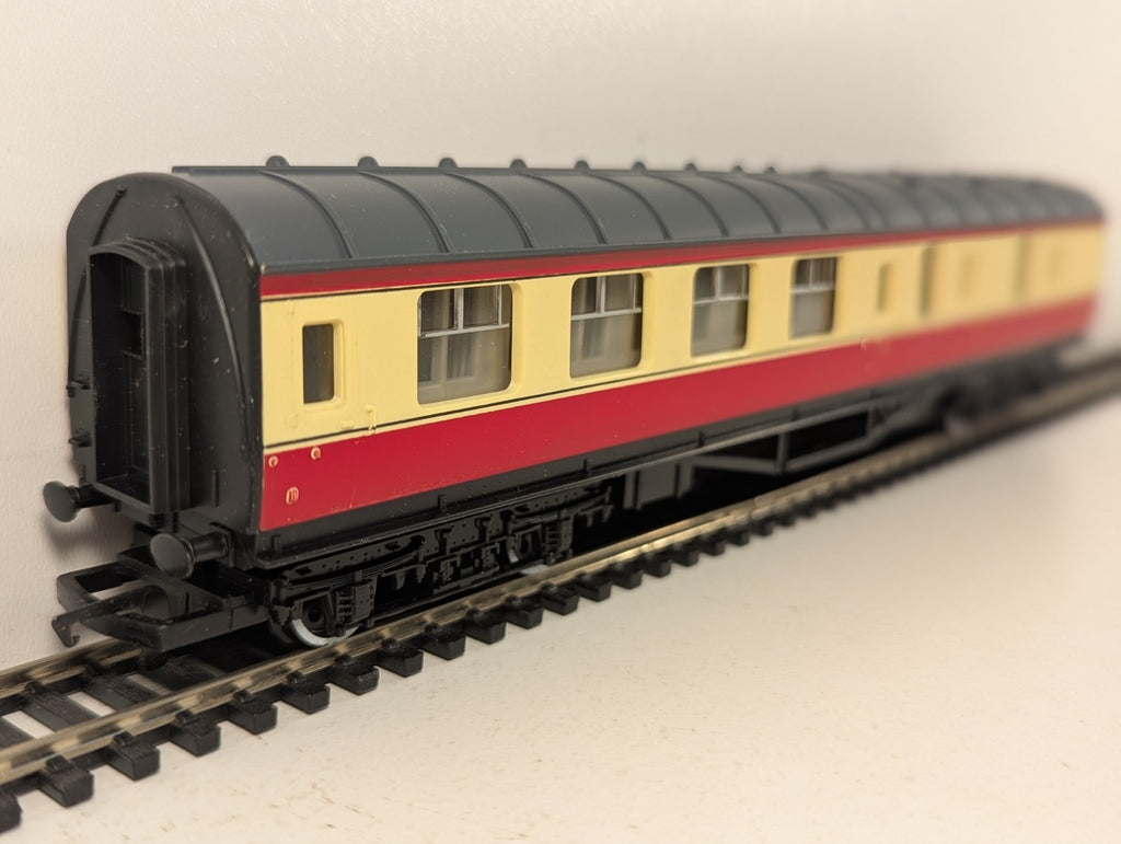 Hornby Railways OO Gauge BR Brake Coach Passenger Coach M26546