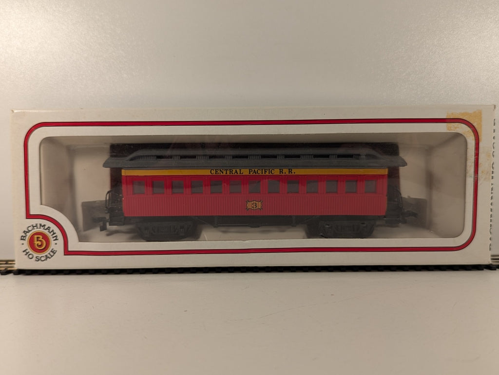 Bachmann 43-1029-24 HO Gauge Central Pacific 47ft Old Time Coach - Boxed