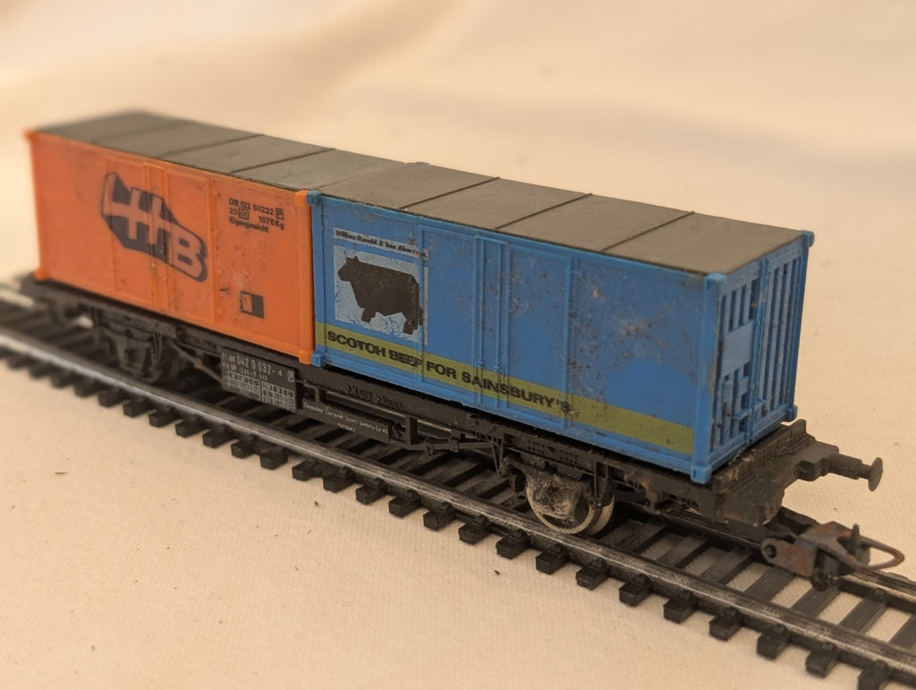 Lima OO Gauge BR Mk2B Corridor W16084 – Blue & Grey