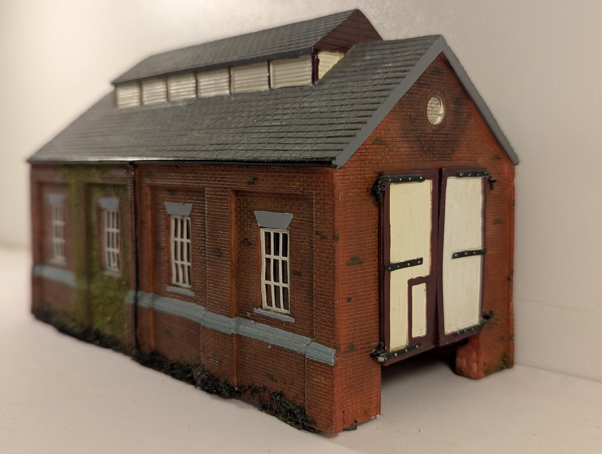 Hornby OO Gauge Skaledale Engine Shed Building R8511