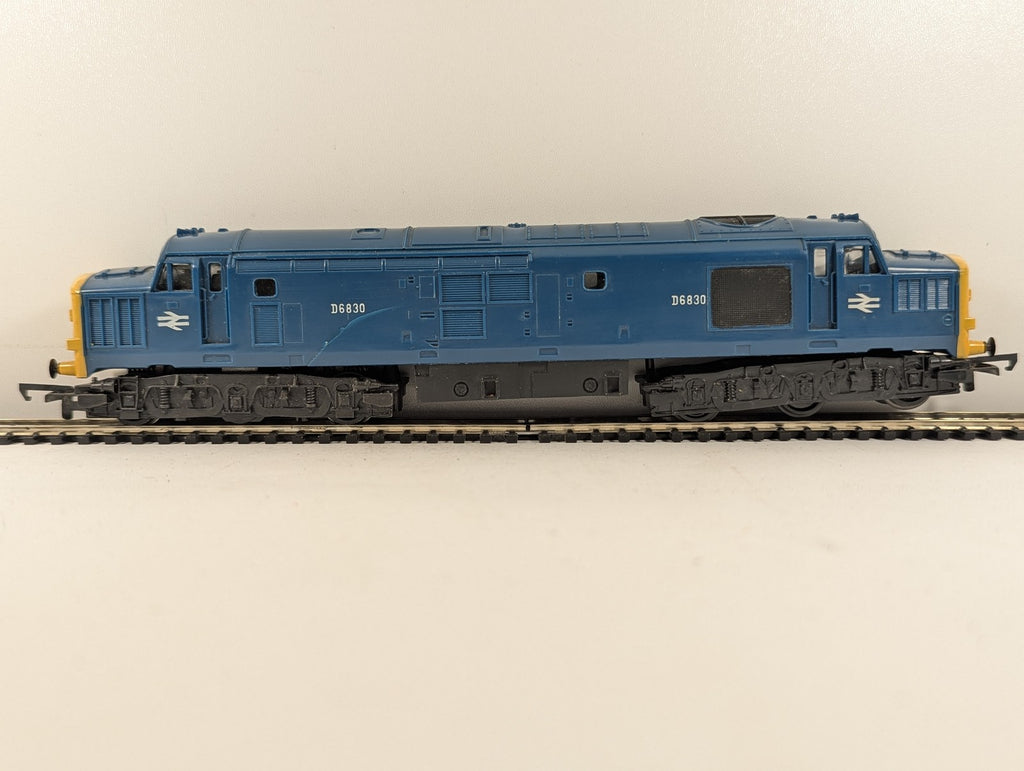 Tri-ang OO Gauge Class 37 Diesel Locomotive D6830 BR Blue R751