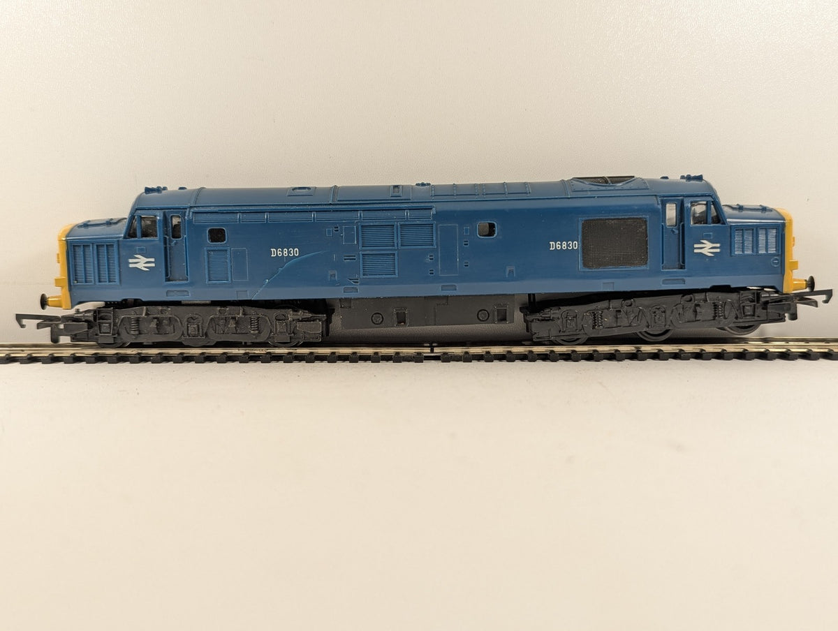 Tri-ang OO Gauge Class 37 Diesel Locomotive D6830 BR Blue R751