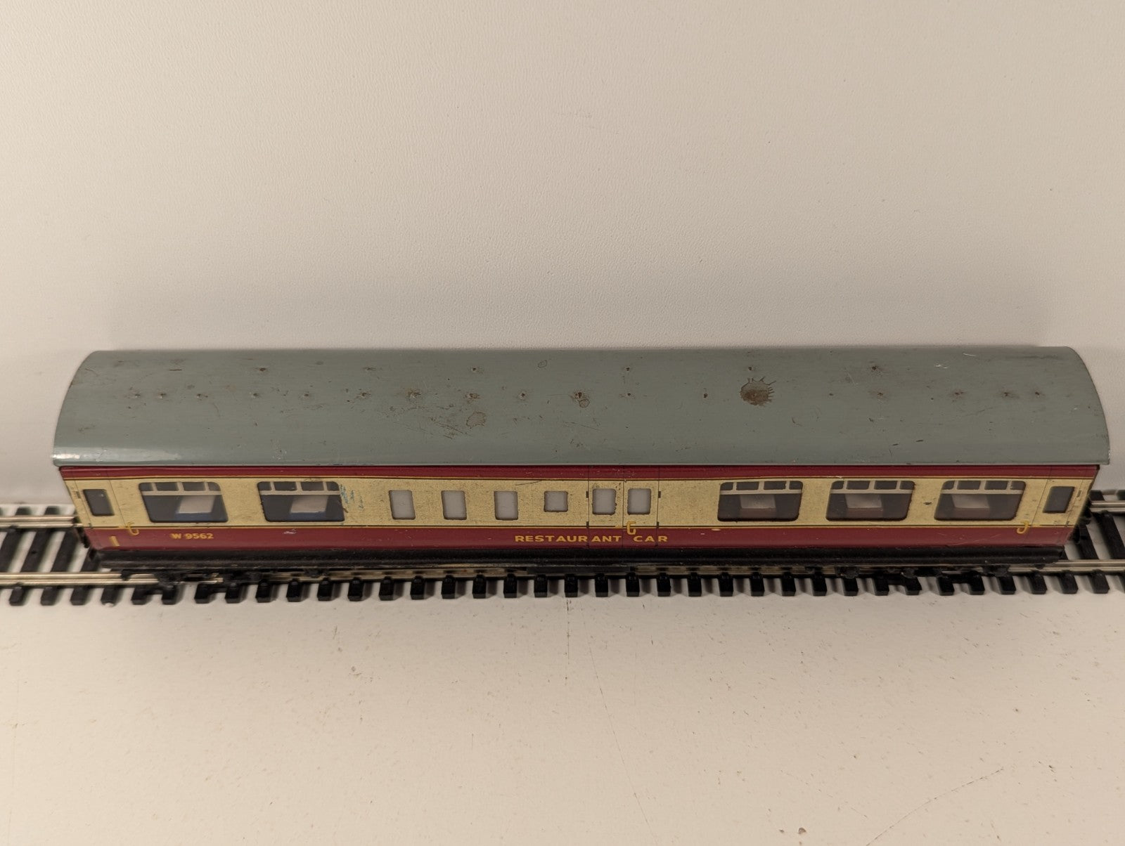 Hornby Dublo OO Gauge 32097 BR (WR) Restaurant Car