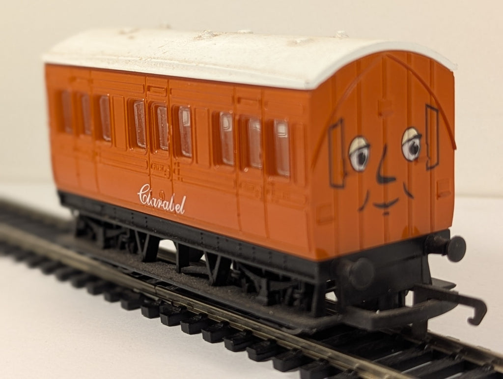 Hornby OO Gauge R112 Thomas & Friends Clarabel Coach