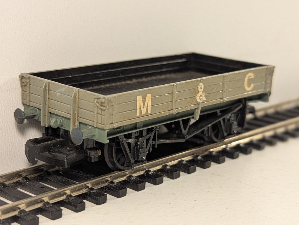 Mainline OO Gauge 5-Plank Open Wagon Goods Wagon M&C Grey 37-143