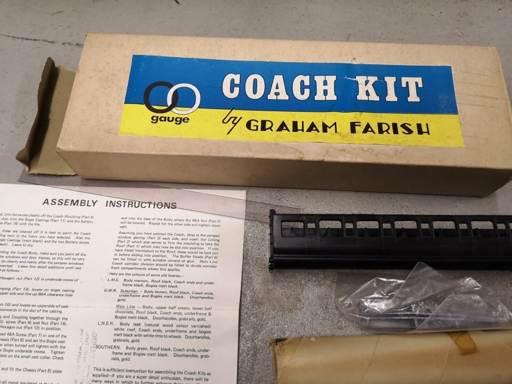 Graham Farrish Suburban Coach Kit OO Gauge Boxed