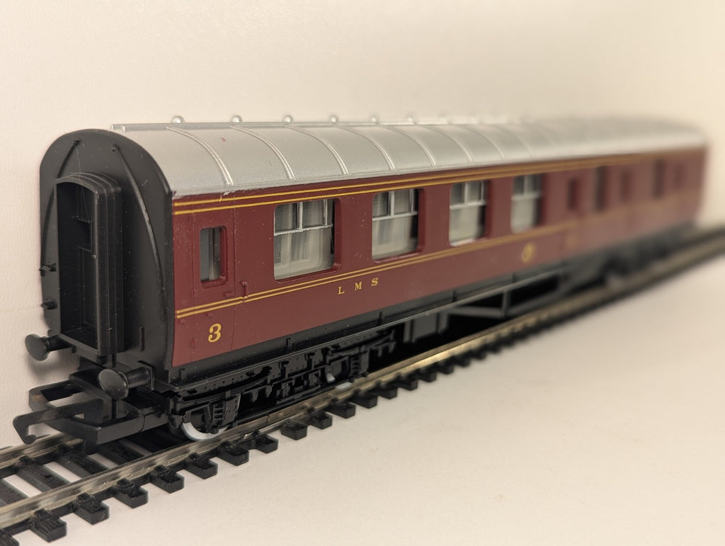 Hornby OO Gauge LMS Brake 3rd Coach Passenger Coach 5714 LMS Maroon R423
