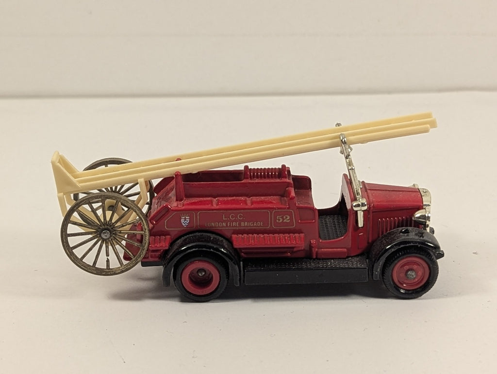 Lledo Dennis Fire Engine Die-cast Model Vehicle 52