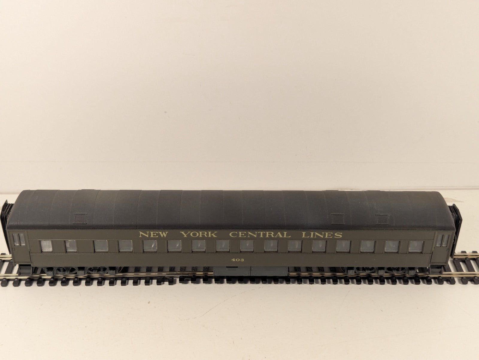 Athearn 1882 New York Central Standard Baggage Car  - Boxed - Missing Couplings