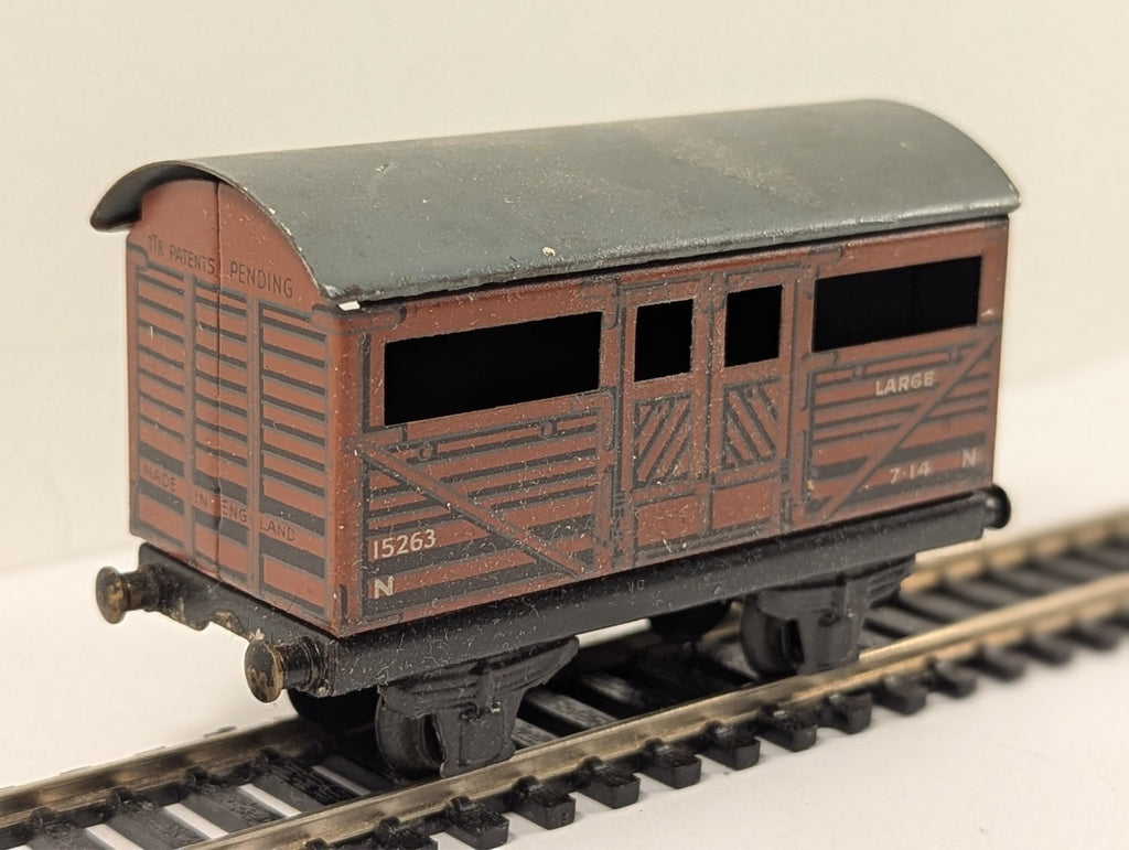 Trix Twin LNER Cattle Wagon OO Gauge - Missing Coupler