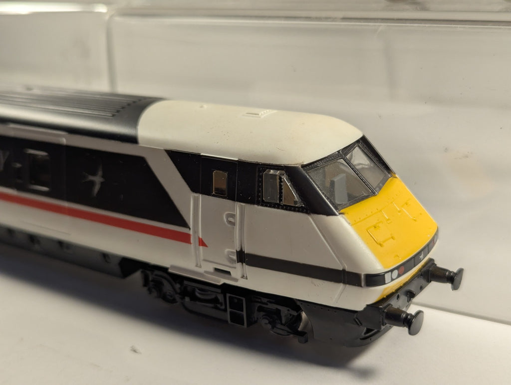 Hornby OO Gauge InterCity 225 Train Pack 91014, 82205, 12410, 12408