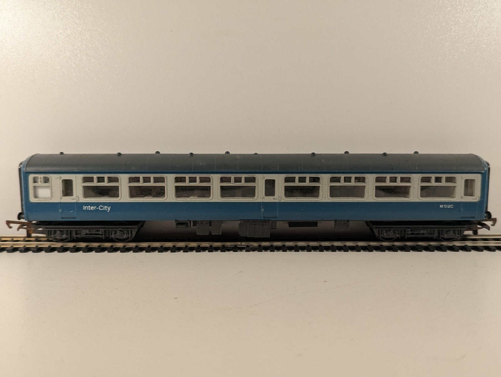Hornby R921 OO Gauge BR Mk2 Inter-City Second Class Coach M5120 - Rusty Coupling