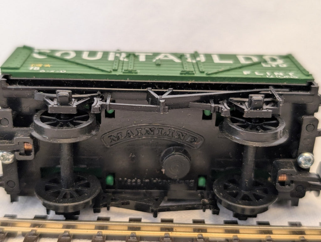 Mainline OO Gauge 7 Plank Open Wagon Courtaulds Goods Wagon 18 Courtaulds Green