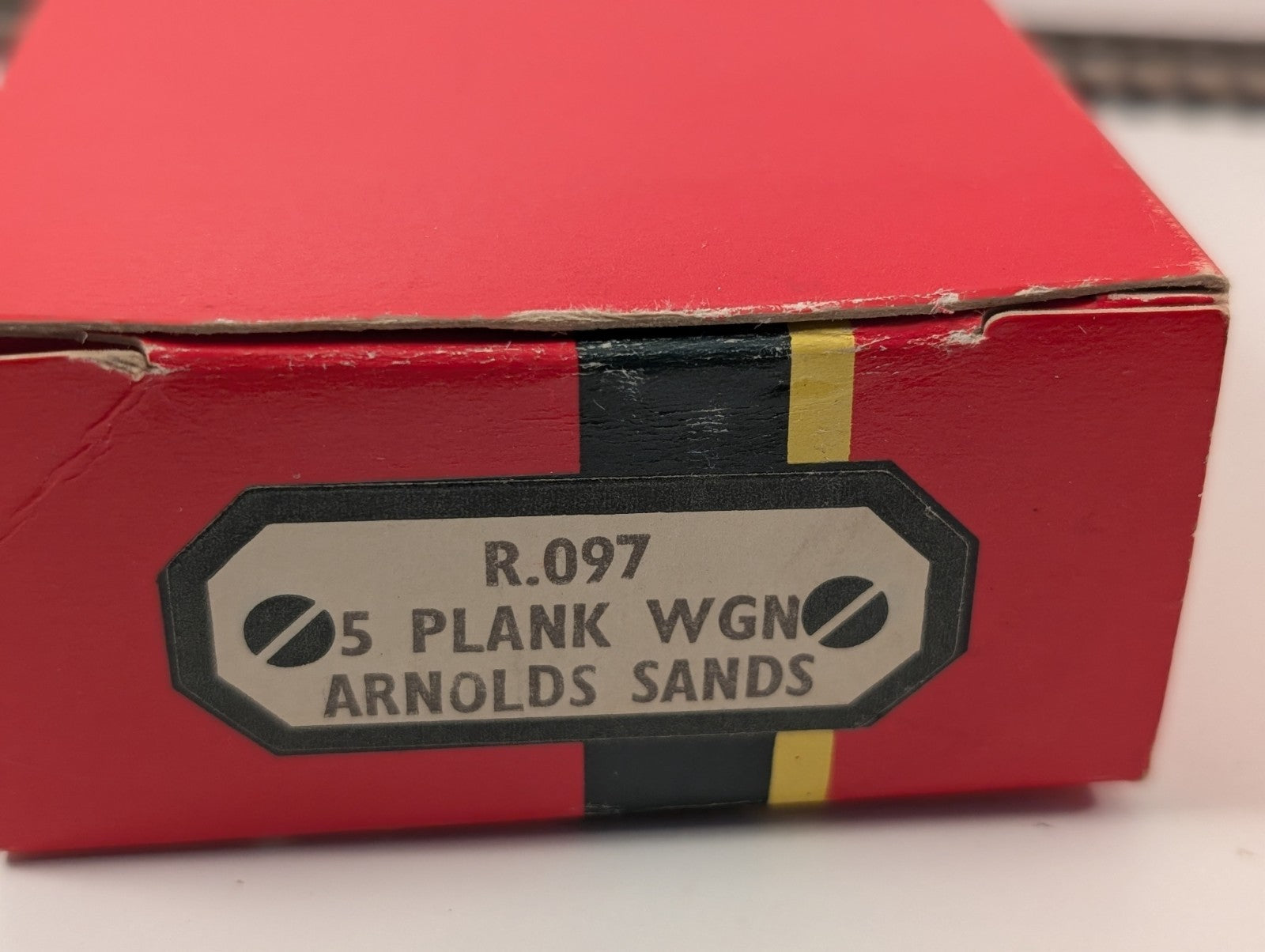 Hornby OO Gauge 5 Plank Wagon – “Arnolds Sands” Livery