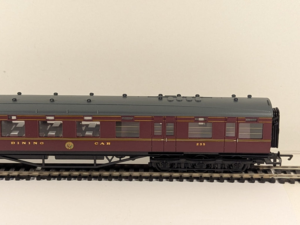 Hornby R4095 LMS 68ft Dining Car OO Gauge Boxed