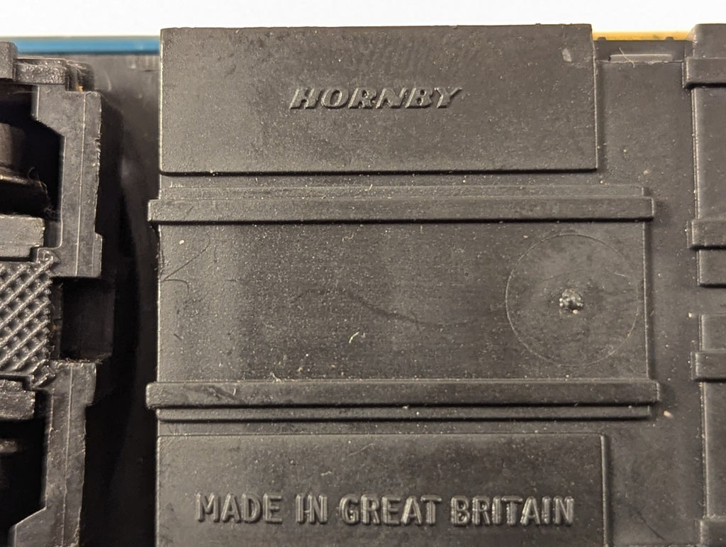 Hornby OO Gauge Class 43 HST Inter-City 125 Power and Dummy Car