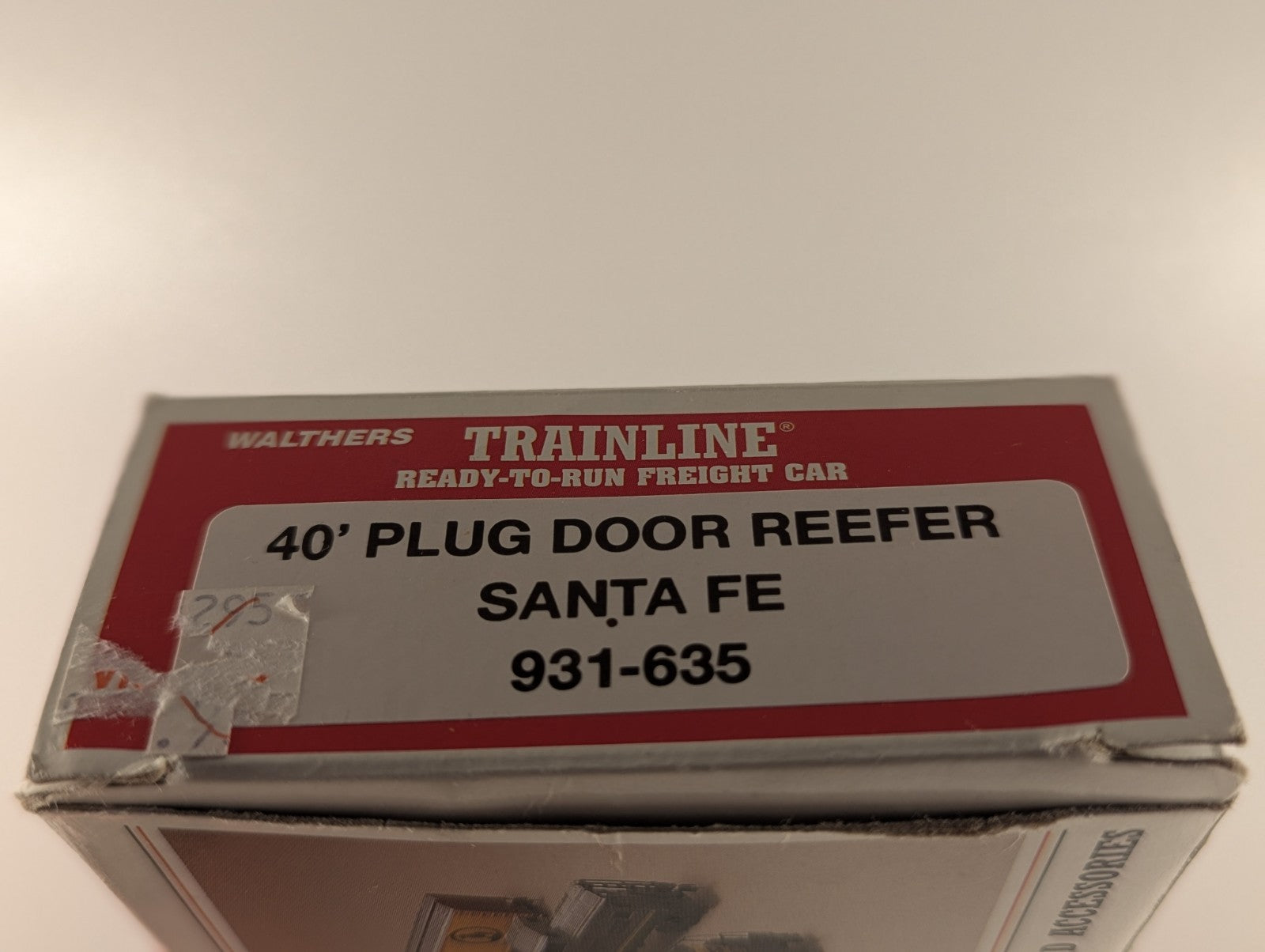 Walthers HO Scale 40' Plug Door Reefer Freight Wagon 13561 Santa Fe