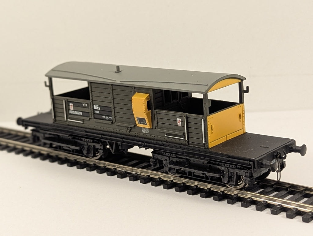 Bachmann OO Gauge 25 Ton Queen Mary Bogie Brake Van ADS 56299
