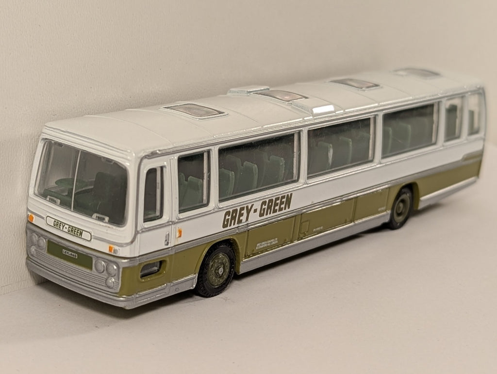 EFE Plaxton Coach – Tottenham to Manchester – British Bus Model
