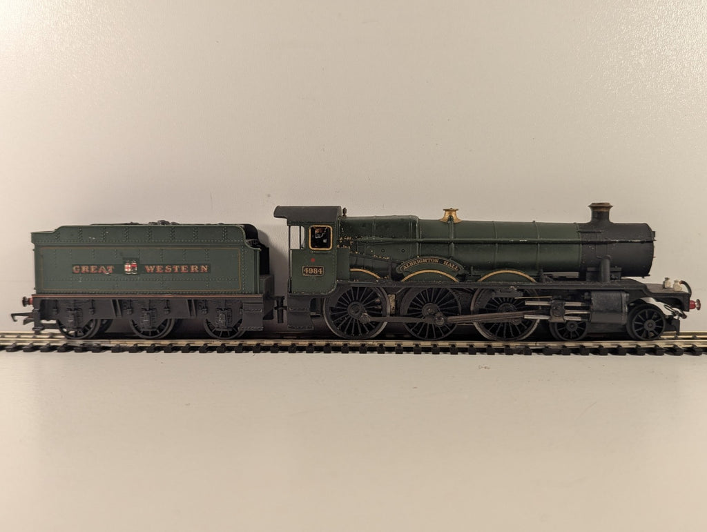 Hornby OO Gauge GWR Hall Class 'Albrighton Hall' Steam Locomotive