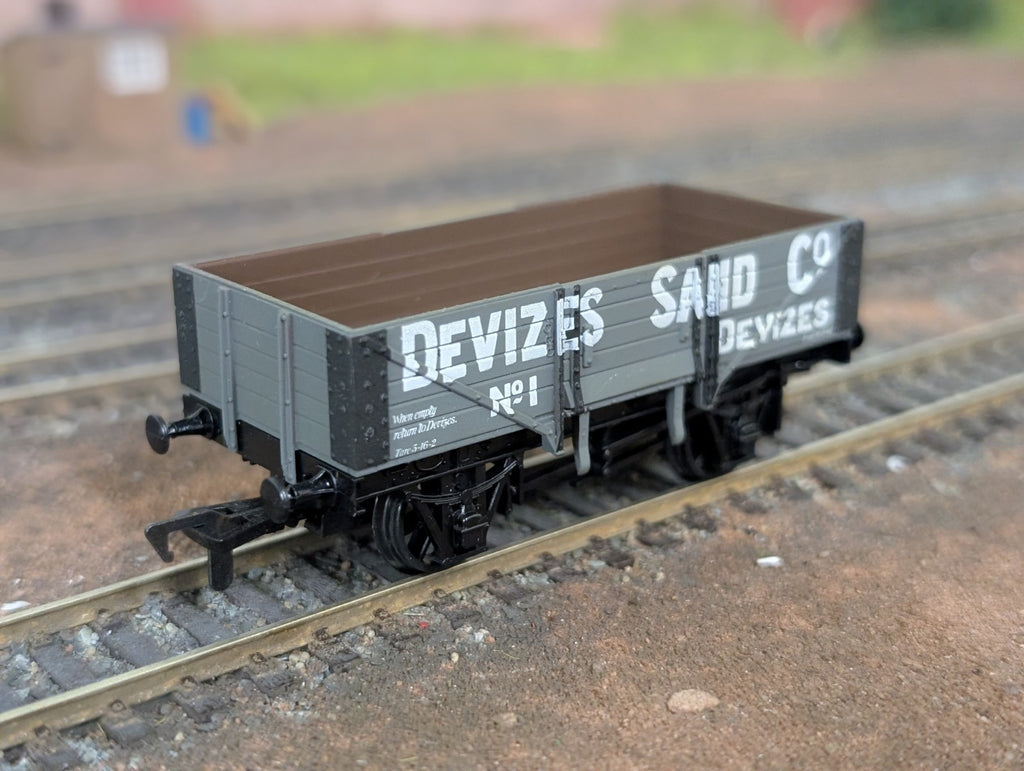 Airfix OO Gauge 54374-5 Devizes Sand 5 Plank Wagon
