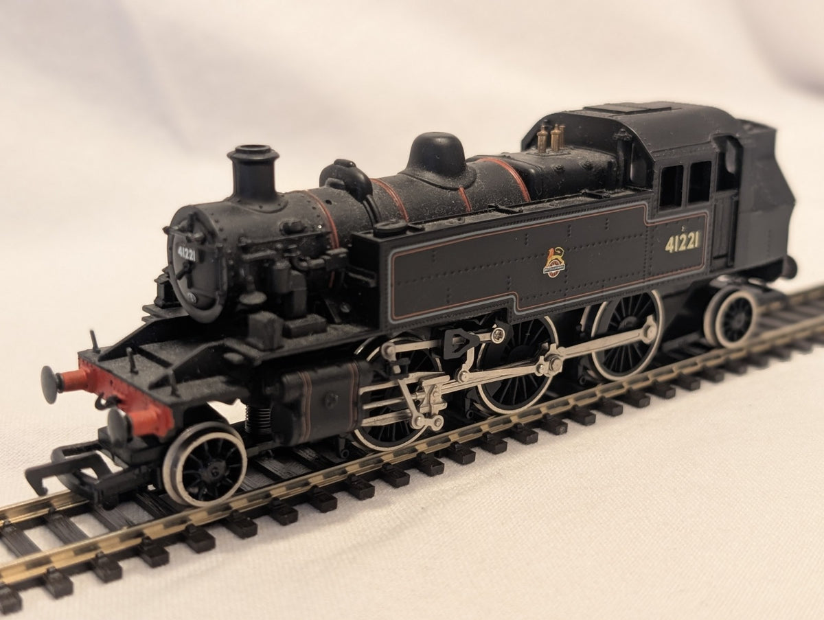 Bachmann 31-450 OO Gauge Ivatt 2-6-2 Tank No.41221 – BR Lined Black