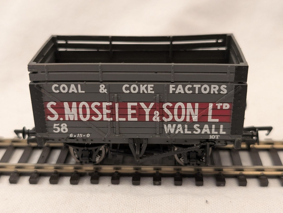 Bachmann Branchline OO Gauge 37-180 S Moseley & Son 7 Plank Wagon