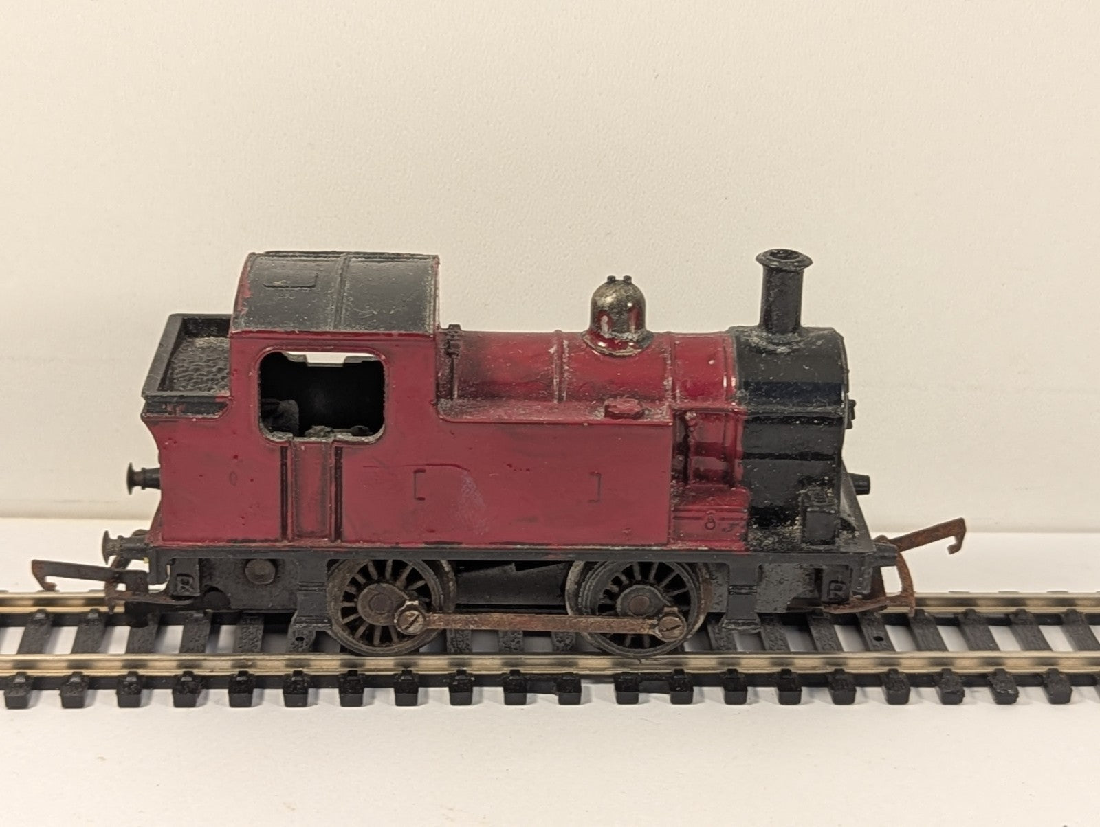 Tri-ang R355 OO Gauge Nellie 0-4-0 Industrial Tank – Repainted Spares/Repair