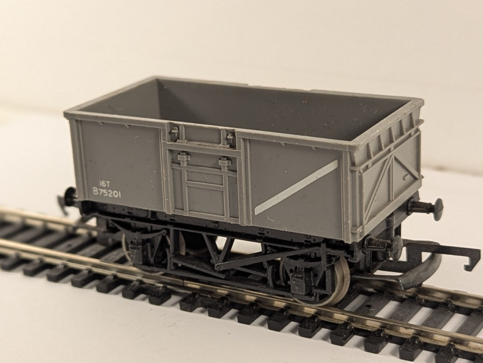 Triang OO Gauge 16 Ton Steel Mineral Wagon Goods Wagon B75201 BR