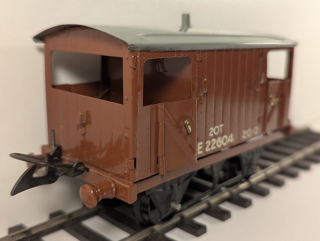 Hornby O Gauge Goods Brake Van (B.R.) E22604 BR Bauxite 42170