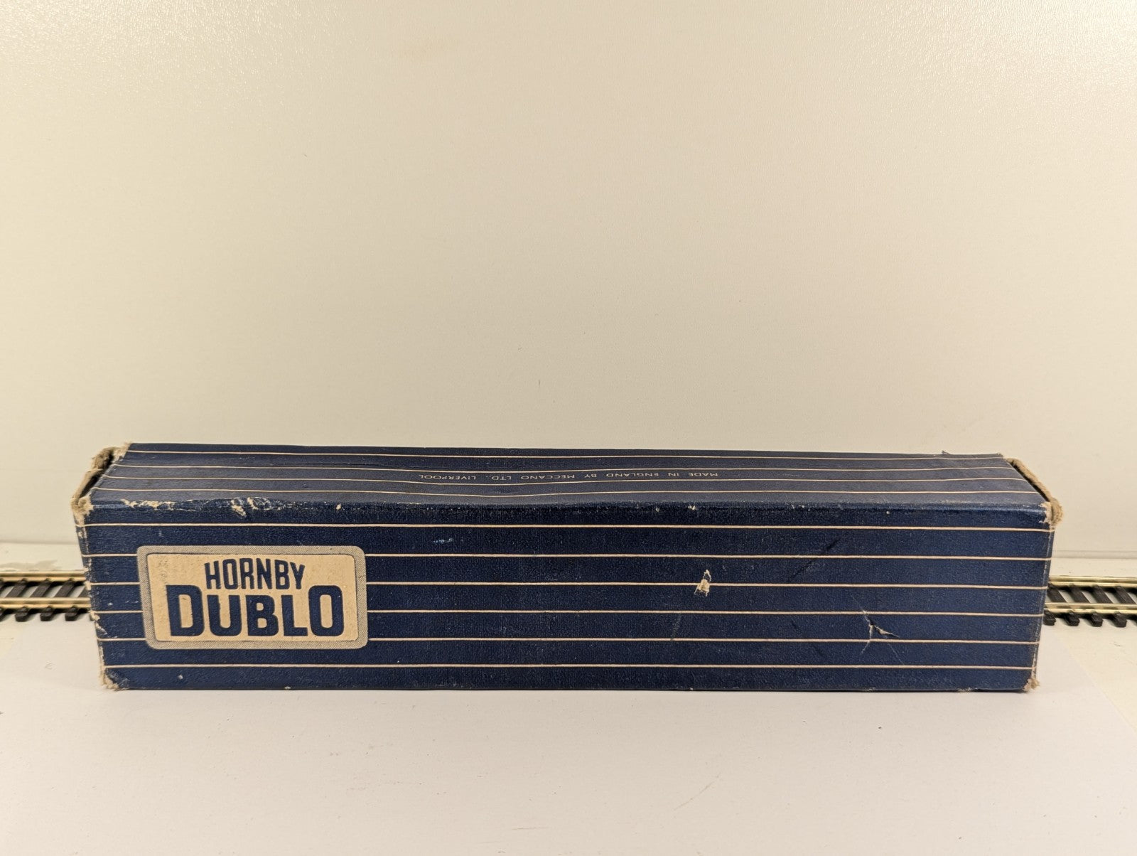 Hornby-Dublo 32097 OO Gauge BR Restaurant Car Blood & Custard Boxed