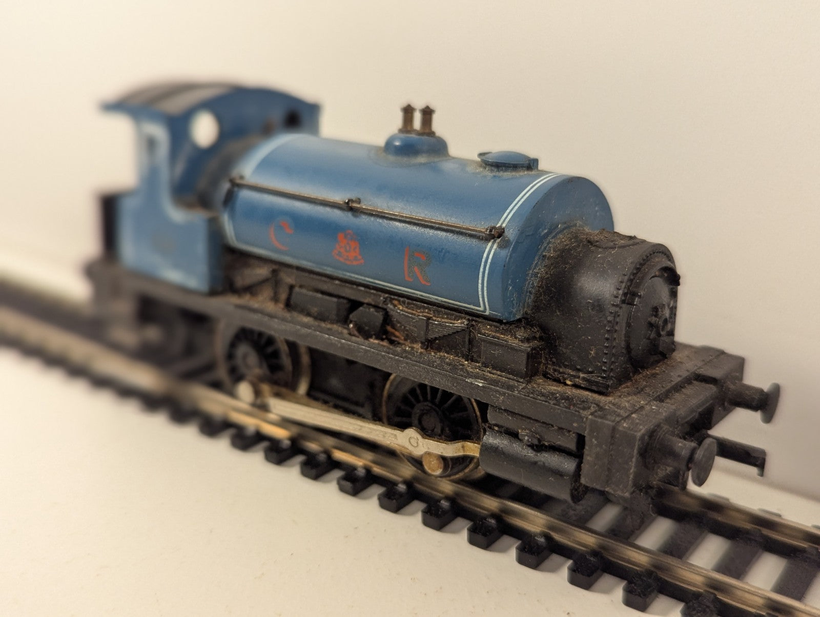 Hornby OO Gauge Caledonian Railway 0-4-0 Saddle Tank Spares or Repair