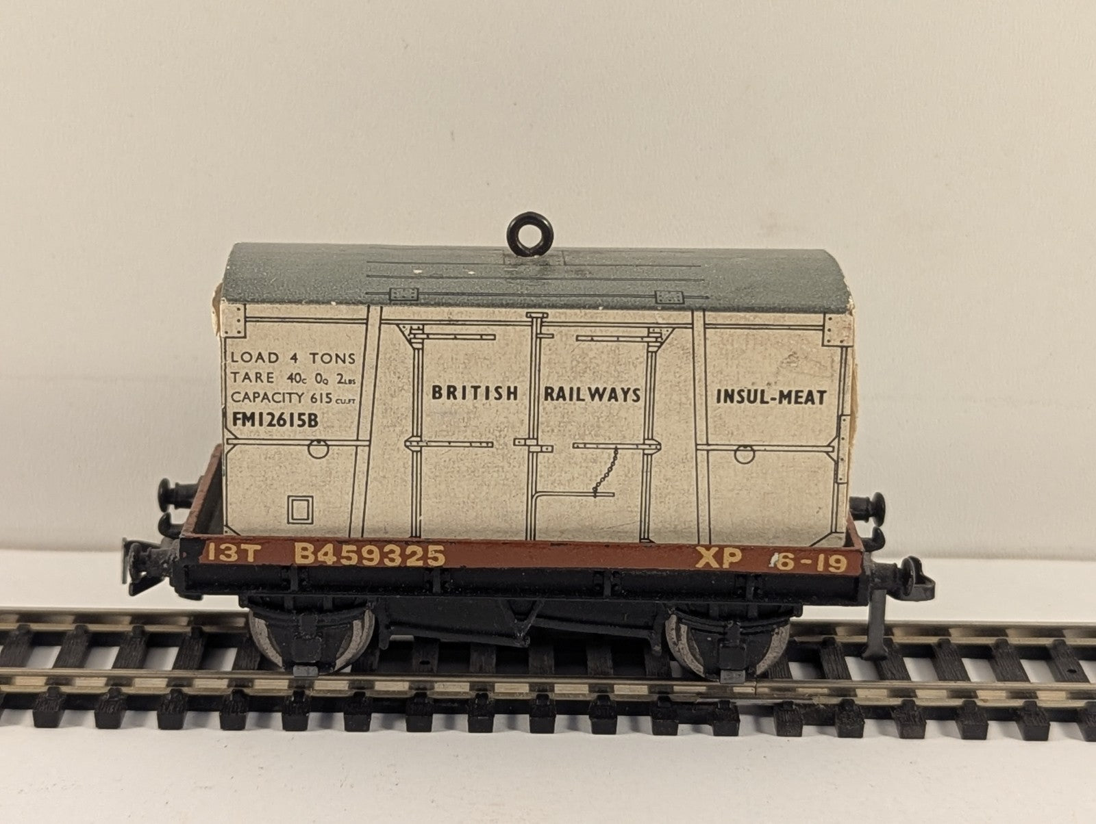 Hornby Dublo 4648 OO Gauge Low-Sided Wagon with Insulated Meat Container