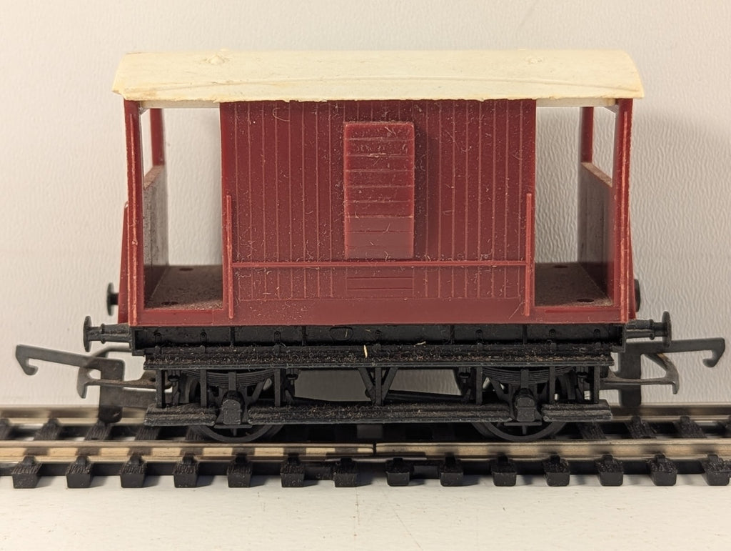 Tri-ang Railways R16 BR 20-Ton Brake Van Brown