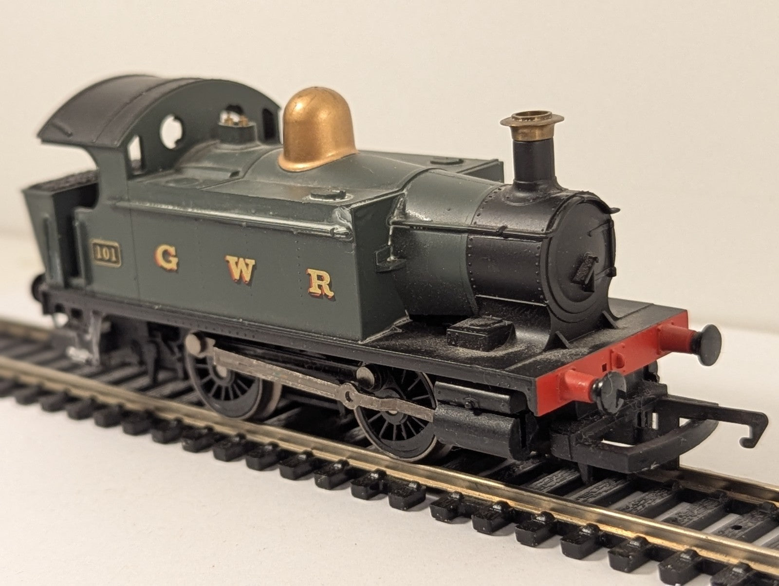 Hornby OO Gauge GWR 0-4-0T Industrial Locomotive 101 Holden Class