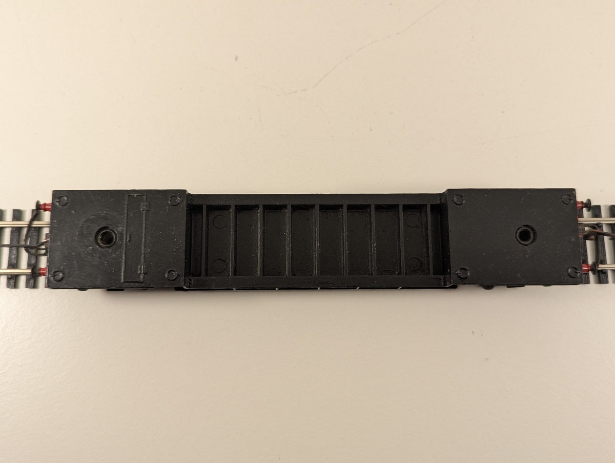 Tri-ang R118 OO Gauge Bogie Well Wagon – Repainted