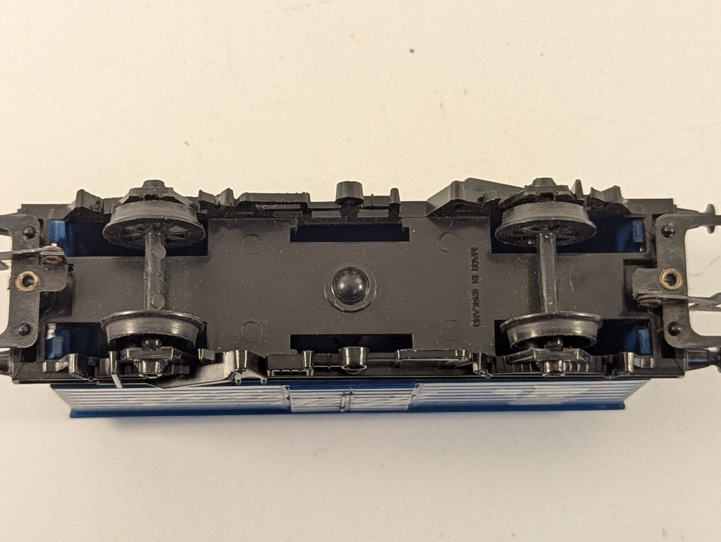 Hornby R222 OO Gauge Kellogg's Closed Goods Van