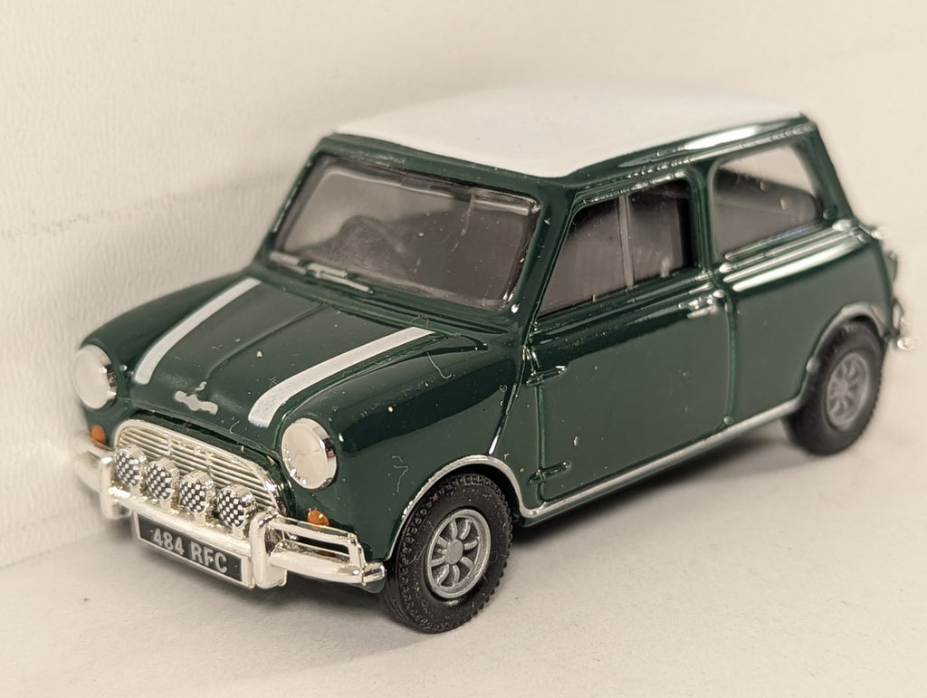 Vanguards 1:43 Morris Mini Cooper S Die-cast Car 484 RFC Green / White VA25002