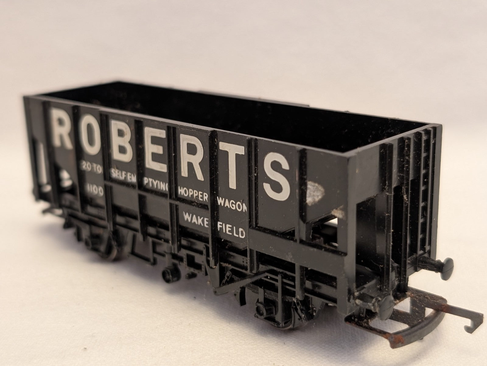 Hornby OO Gauge 20 Ton Self Emptying Hopper Wagon Goods Wagon 1100