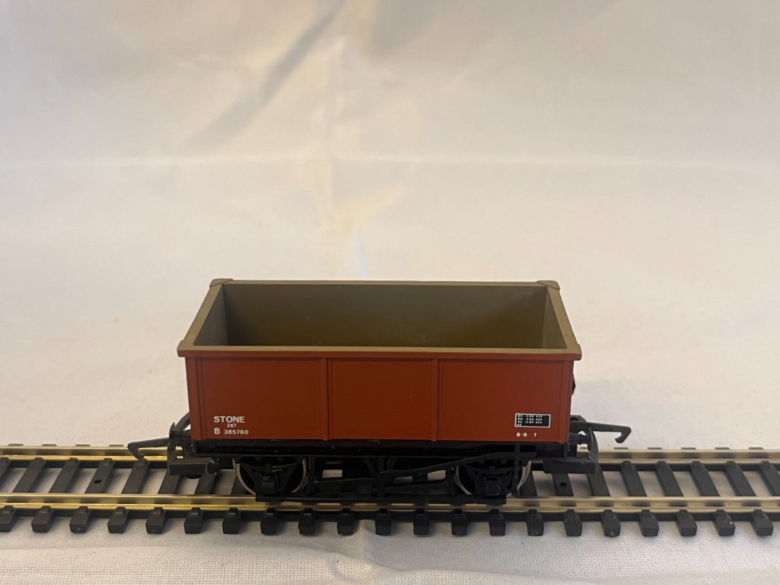 Hornby R239 OO Gauge BR Steel Mineral Wagon