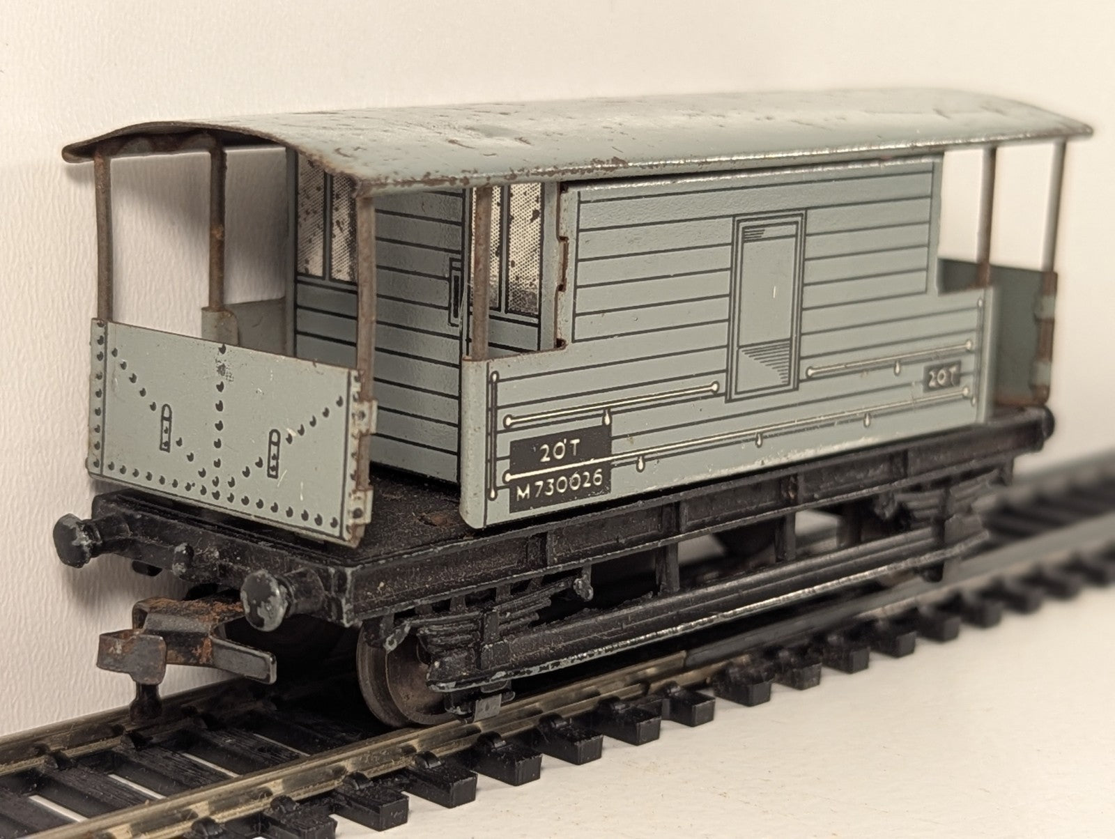 Hornby Dublo OO Gauge BR 20 Ton Goods Brake Van