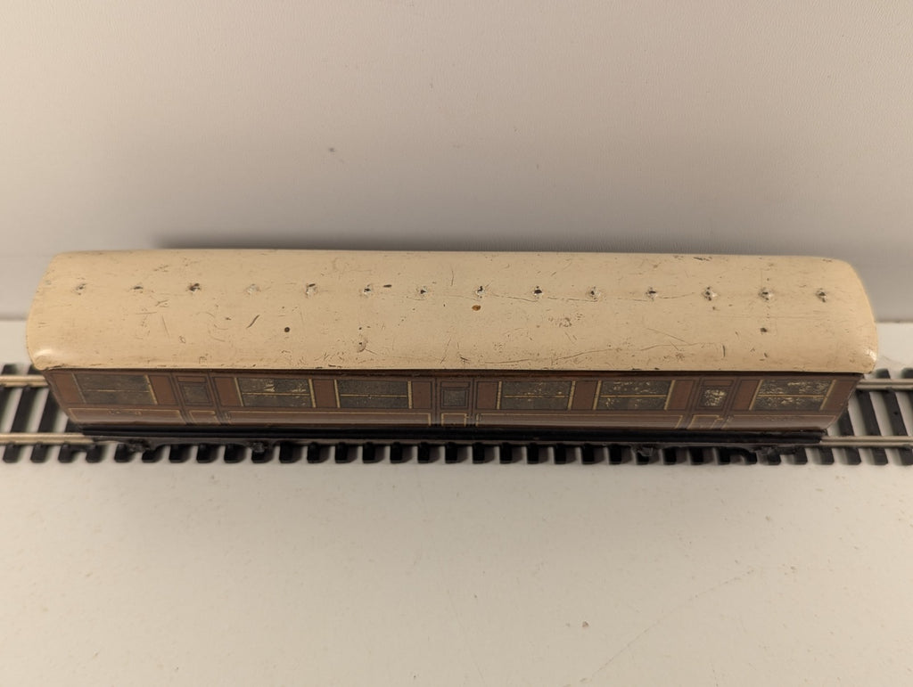 Hornby Dublo D1 LNER Teak First & Third Corridor Coach OO Gauge - missing buffer