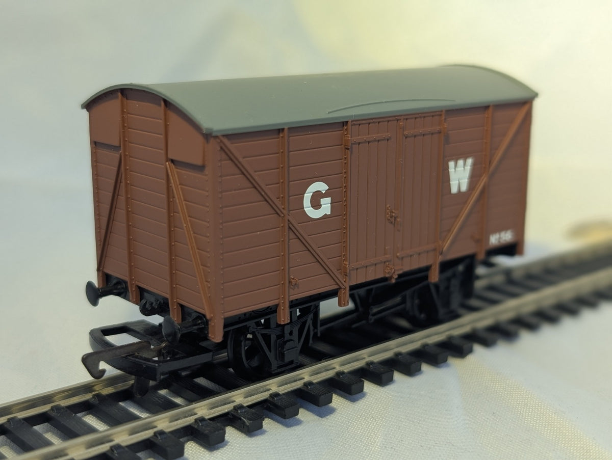 Hornby R1109 GWR 12-Ton Ventilated Van Brown